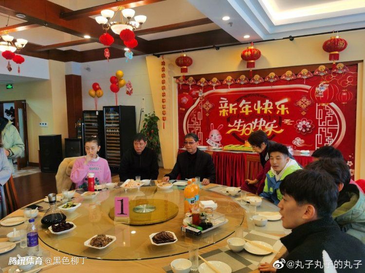 如果你在错误的时刻丢掉球权，林茨的反击就在那里，他们有机会。